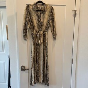 NWT LIQUORISH
Tie Front Shirt Dress In Snake Print-multi